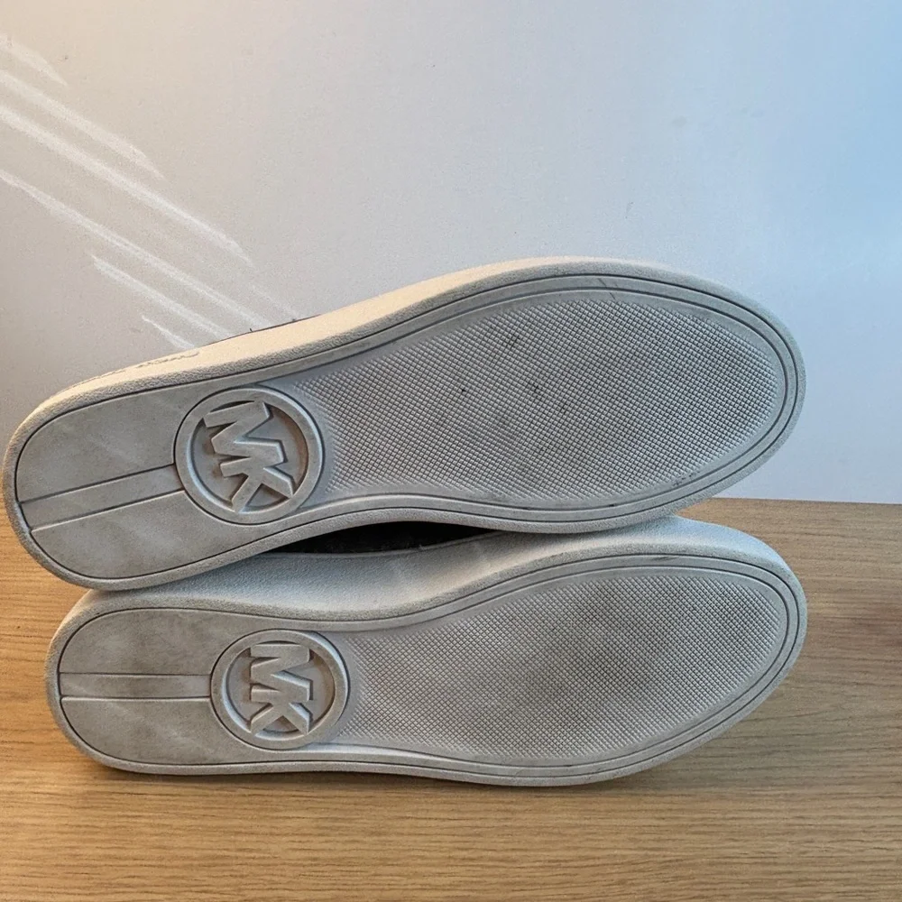 Michael Kors LS22B Womens 7M Silver MK Monogram High Top Sneakers Black‎ Trim